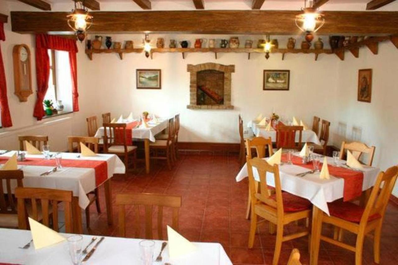 Kenguru Panzio Hotel Hodmezovasarhely Luaran gambar