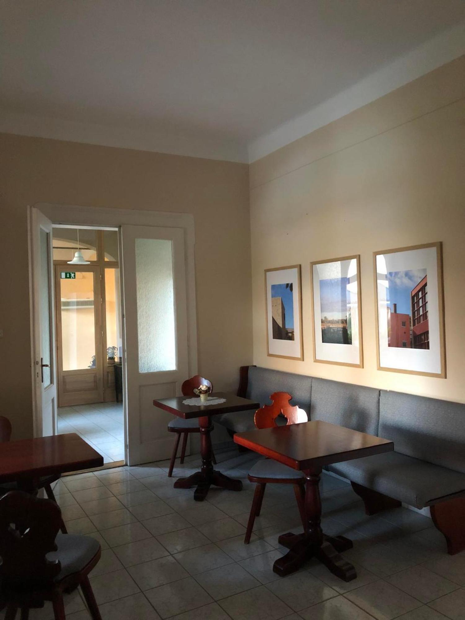 Kenguru Panzio Hotel Hodmezovasarhely Luaran gambar