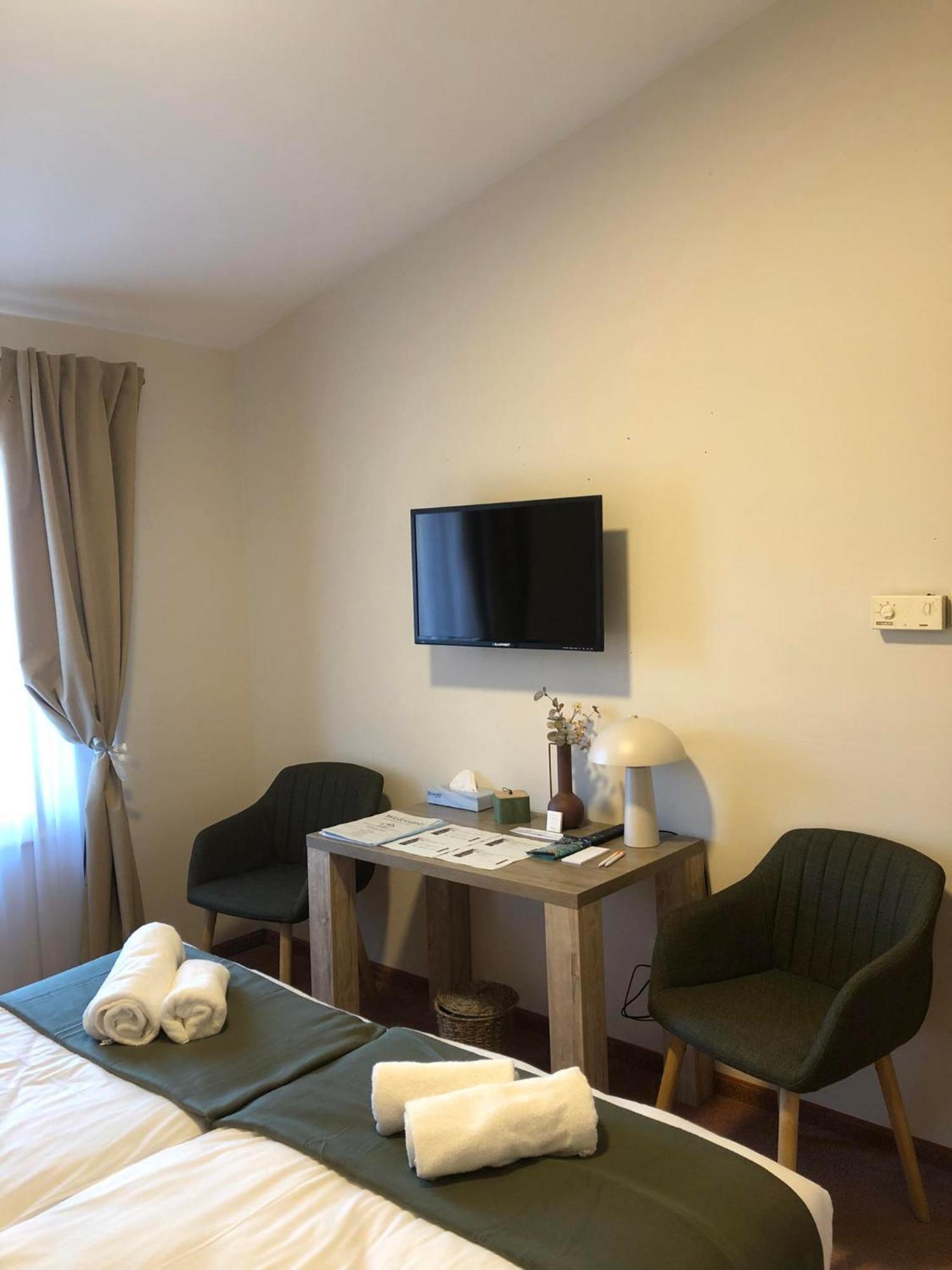 Kenguru Panzio Hotel Hodmezovasarhely Luaran gambar