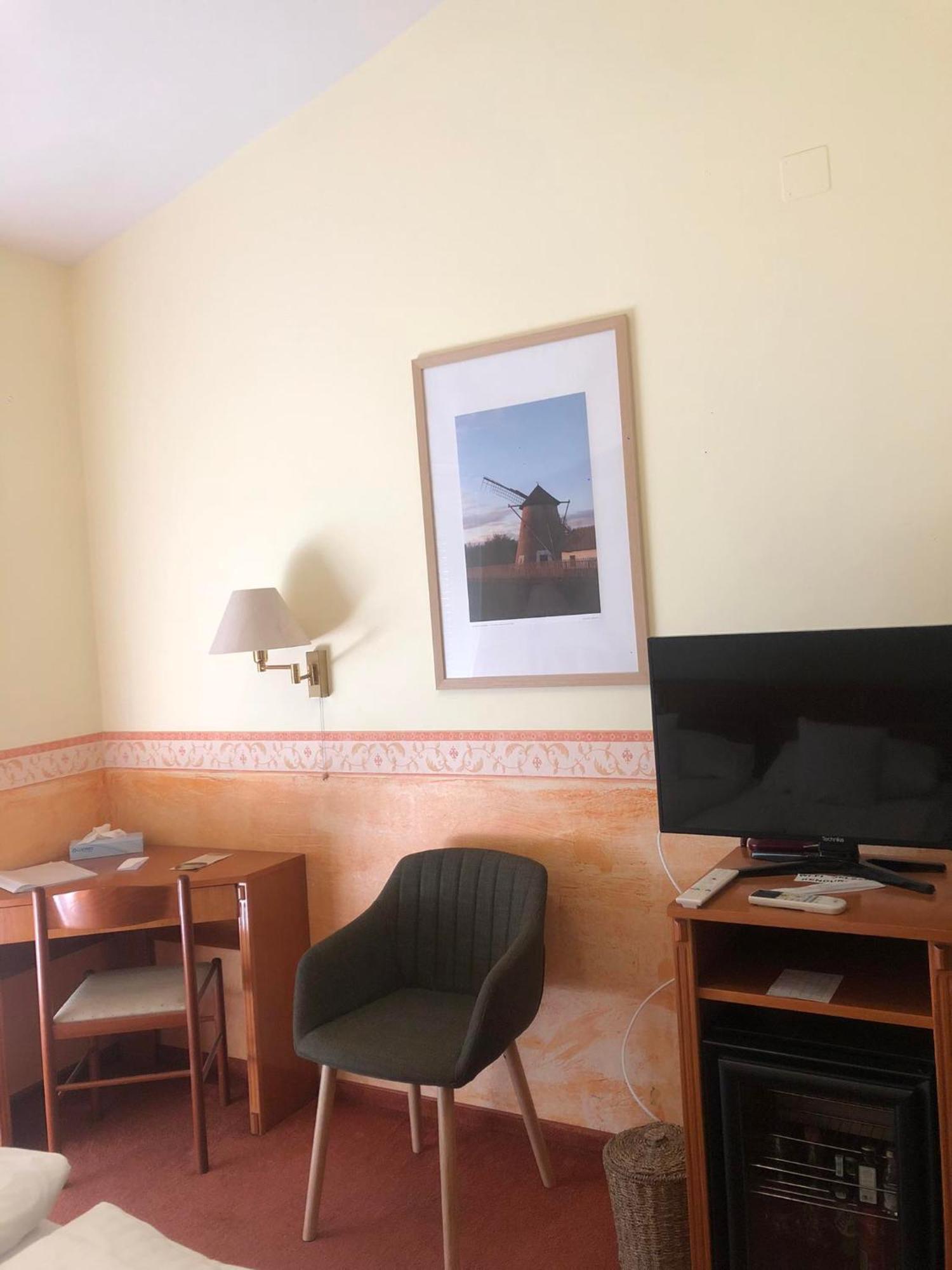 Kenguru Panzio Hotel Hodmezovasarhely Luaran gambar