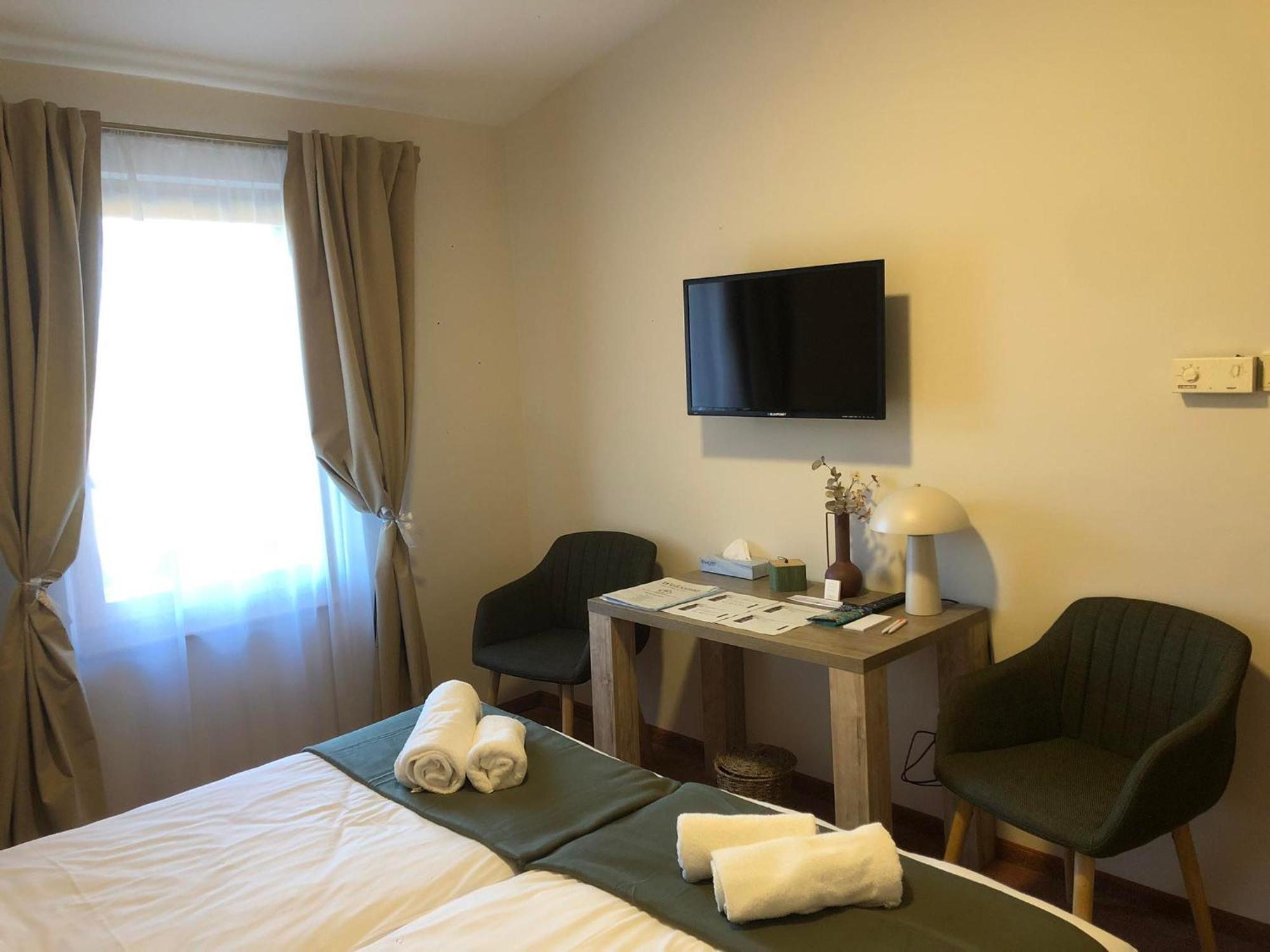 Kenguru Panzio Hotel Hodmezovasarhely Luaran gambar