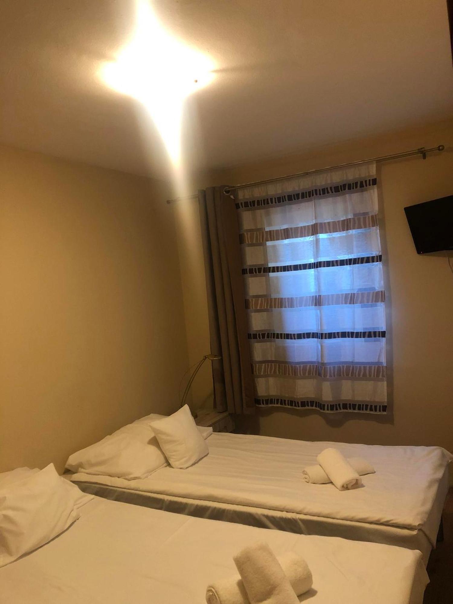 Kenguru Panzio Hotel Hodmezovasarhely Luaran gambar