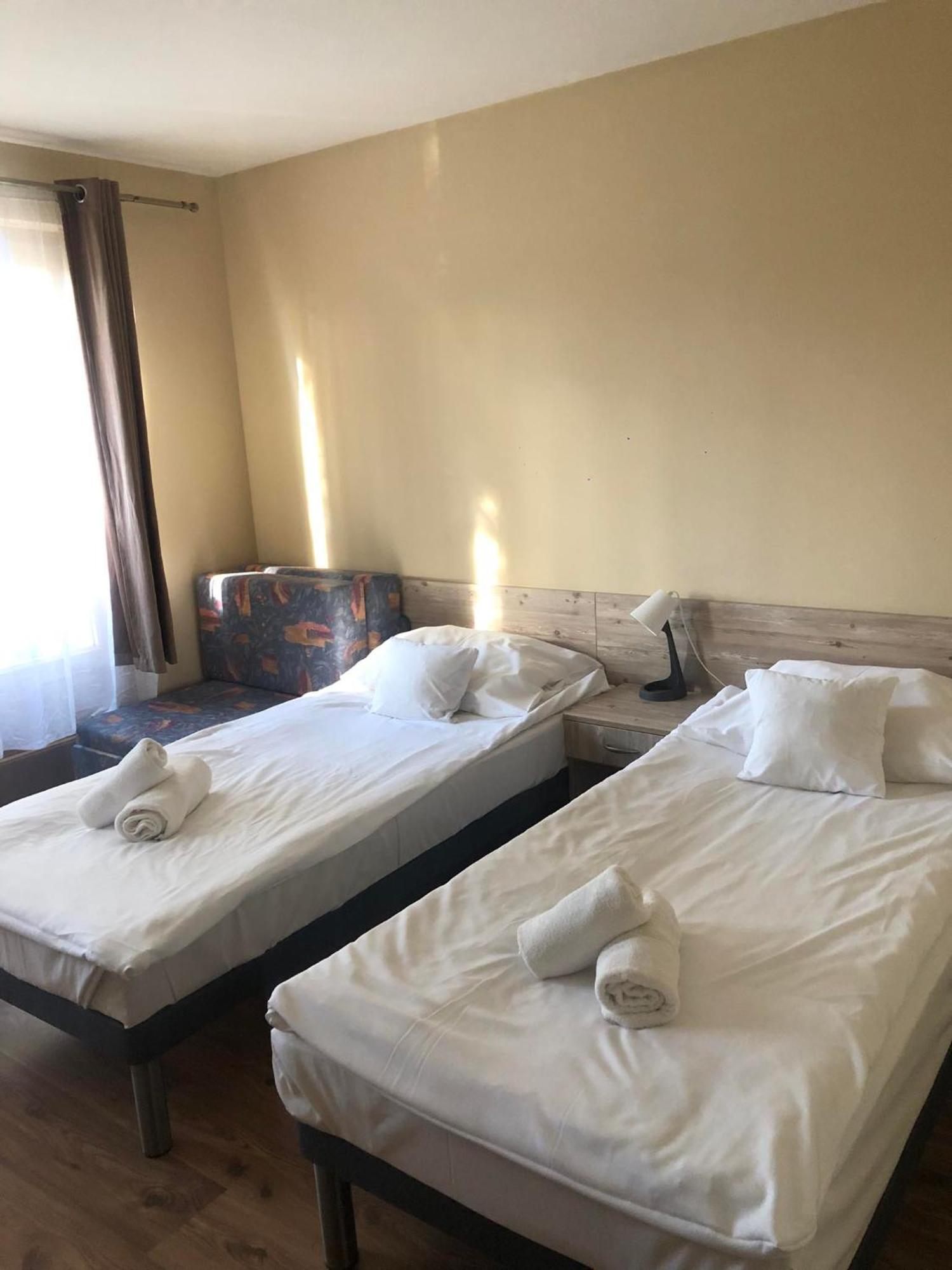 Kenguru Panzio Hotel Hodmezovasarhely Luaran gambar