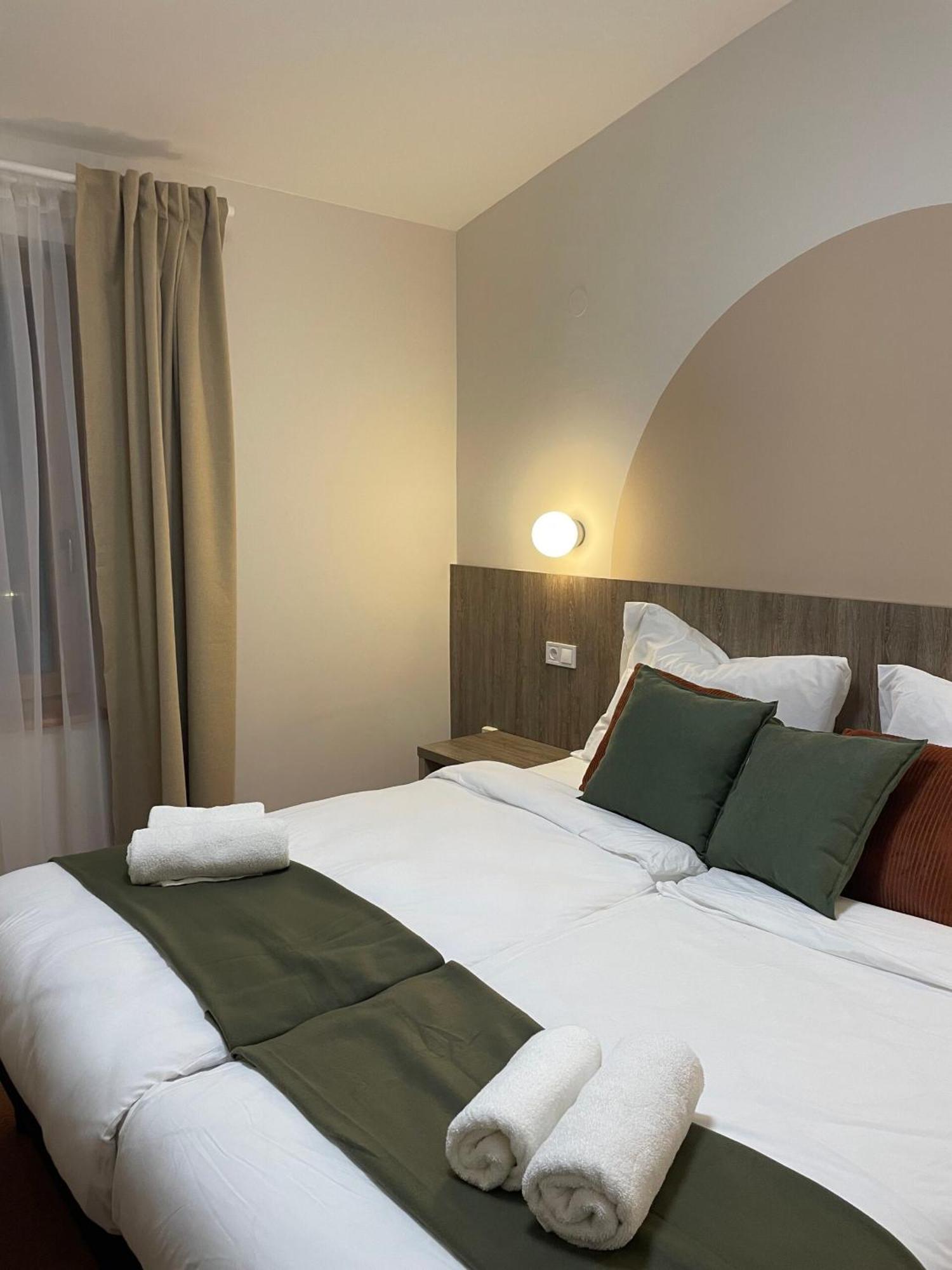 Kenguru Panzio Hotel Hodmezovasarhely Luaran gambar
