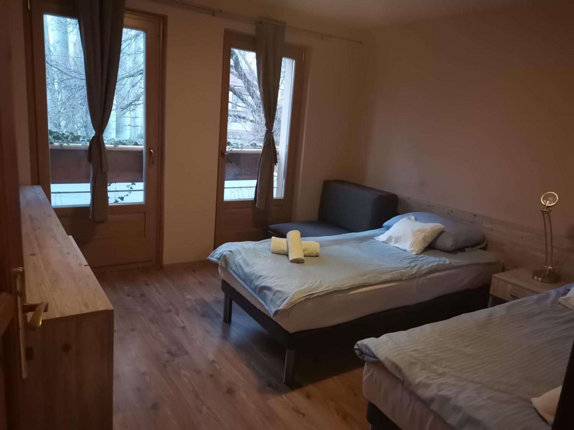 Kenguru Panzio Hotel Hodmezovasarhely Luaran gambar