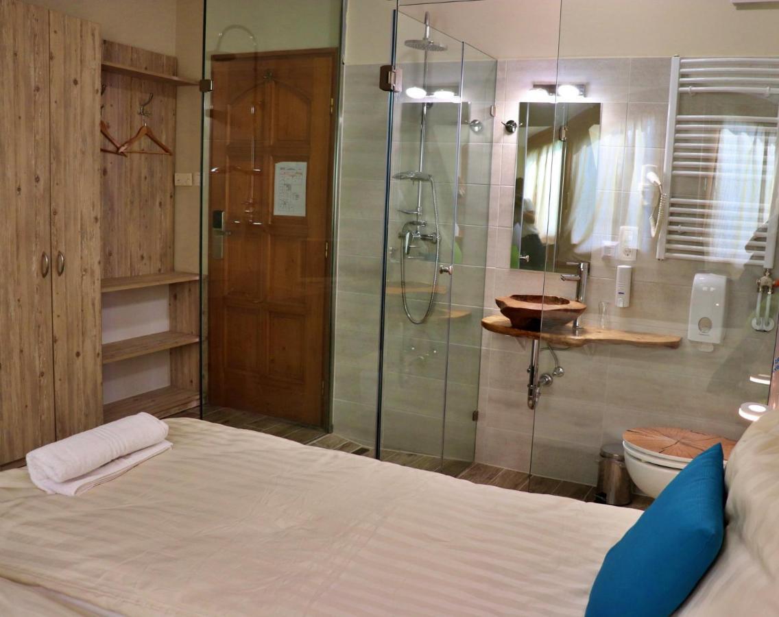 Kenguru Panzio Hotel Hodmezovasarhely Luaran gambar